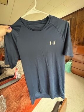 Under Armour Men’s Navy Blue Short-Sleeve Athletic Tee